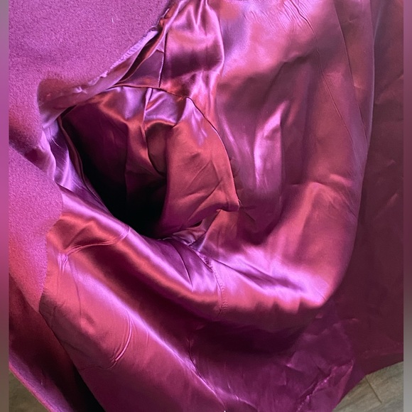 Veloura brand 1960’s Womens peacoat. Like new condition. Deep plum/purple. - Picture 12 of 12